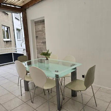 --- Gaestezimmer Krefeld--- 民宿 *