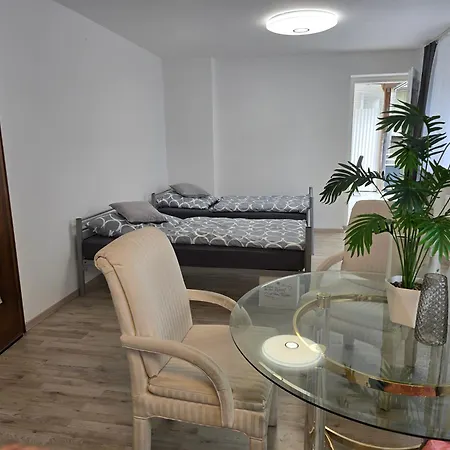 民宿 --- Gaestezimmer Krefeld--- *