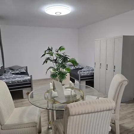 --- Gaestezimmer Krefeld--- 民宿 克雷费尔德
