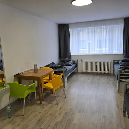 --- Gaestezimmer Krefeld--- 民宿 *