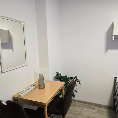 --- Gaestezimmer Krefeld--- 民宿 克雷费尔德