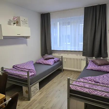--- Gaestezimmer Krefeld--- 民宿 克雷费尔德