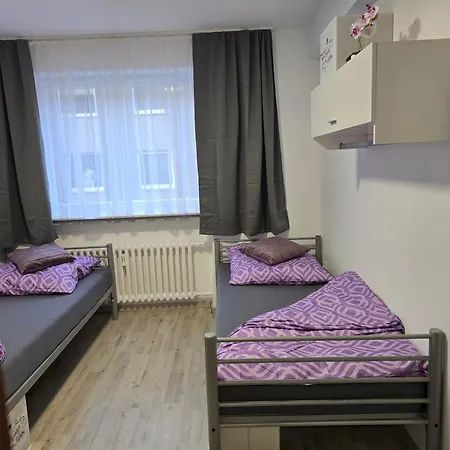 民宿 --- Gaestezimmer Krefeld--- *