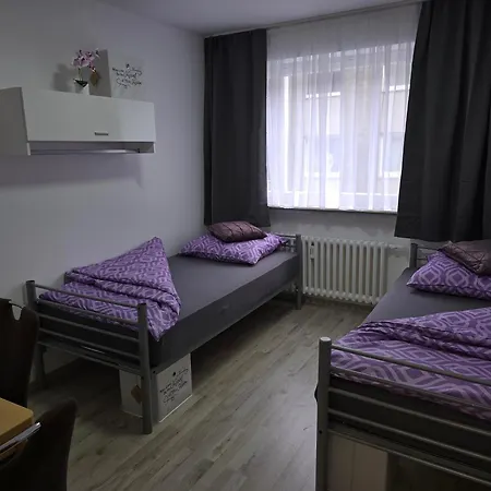--- Gaestezimmer Krefeld--- 民宿 克雷费尔德
