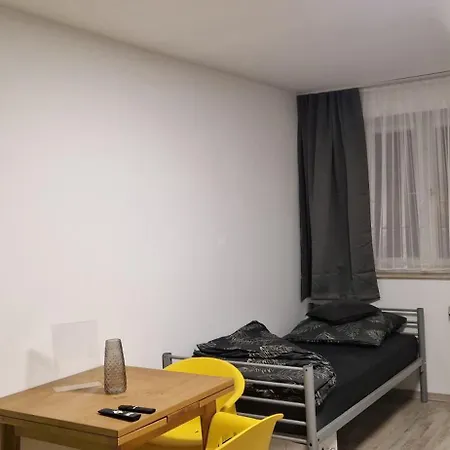 --- Gaestezimmer Krefeld--- * 克雷费尔德
