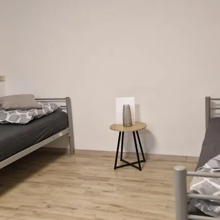 --- Gaestezimmer Krefeld--- * 克雷费尔德